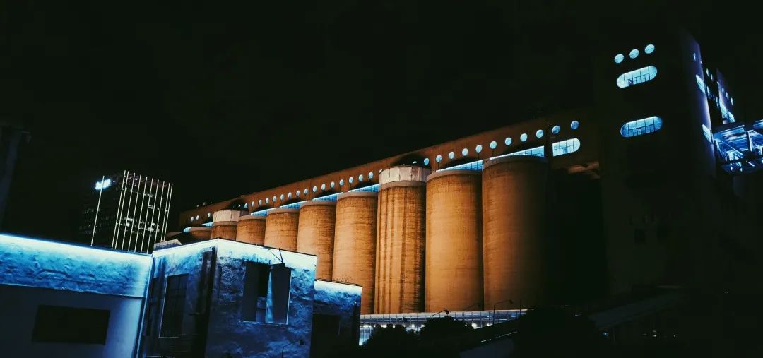 小布摄影团丨魔都夜生活的N种打开方式，快收藏起来→