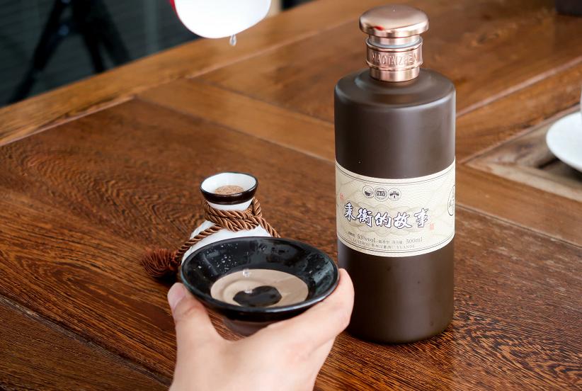 老板买酒要注意什么细节,买酒老板问你送人还是自己喝