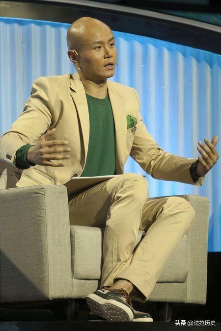 乐嘉喝天价矿泉水,乐嘉沦落街头卖矿泉水