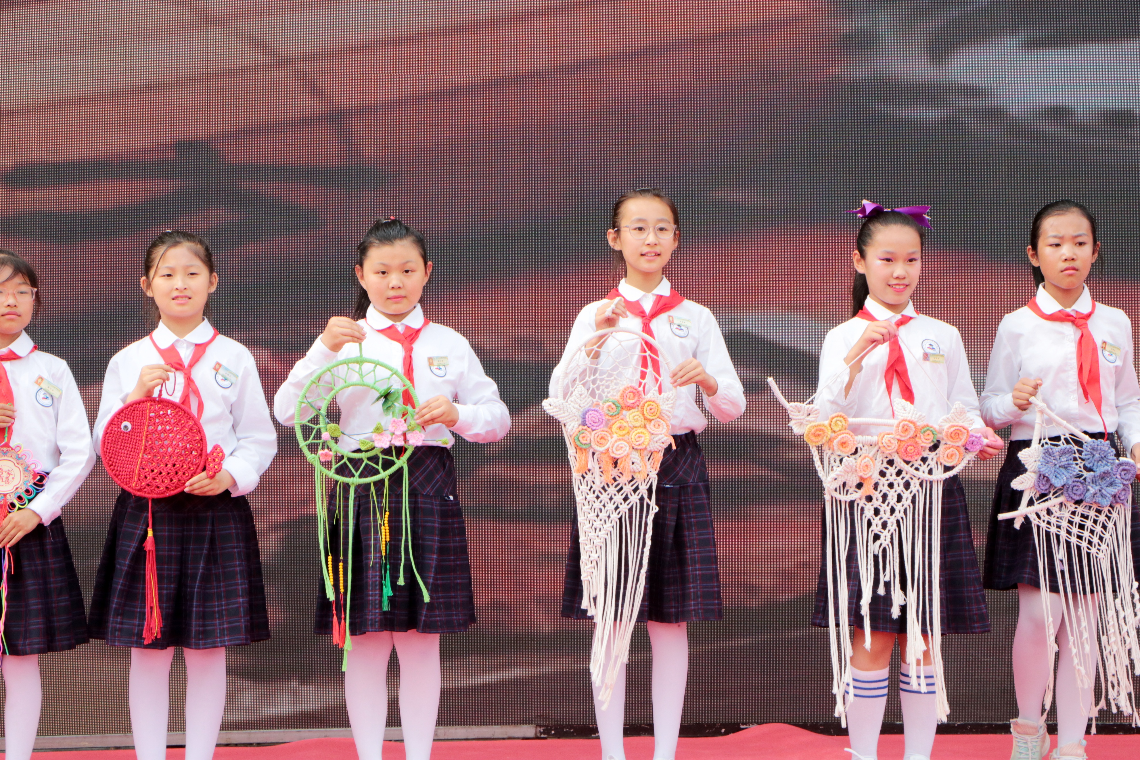 实验小学举办绘画展,沾化三小六一儿童节表演