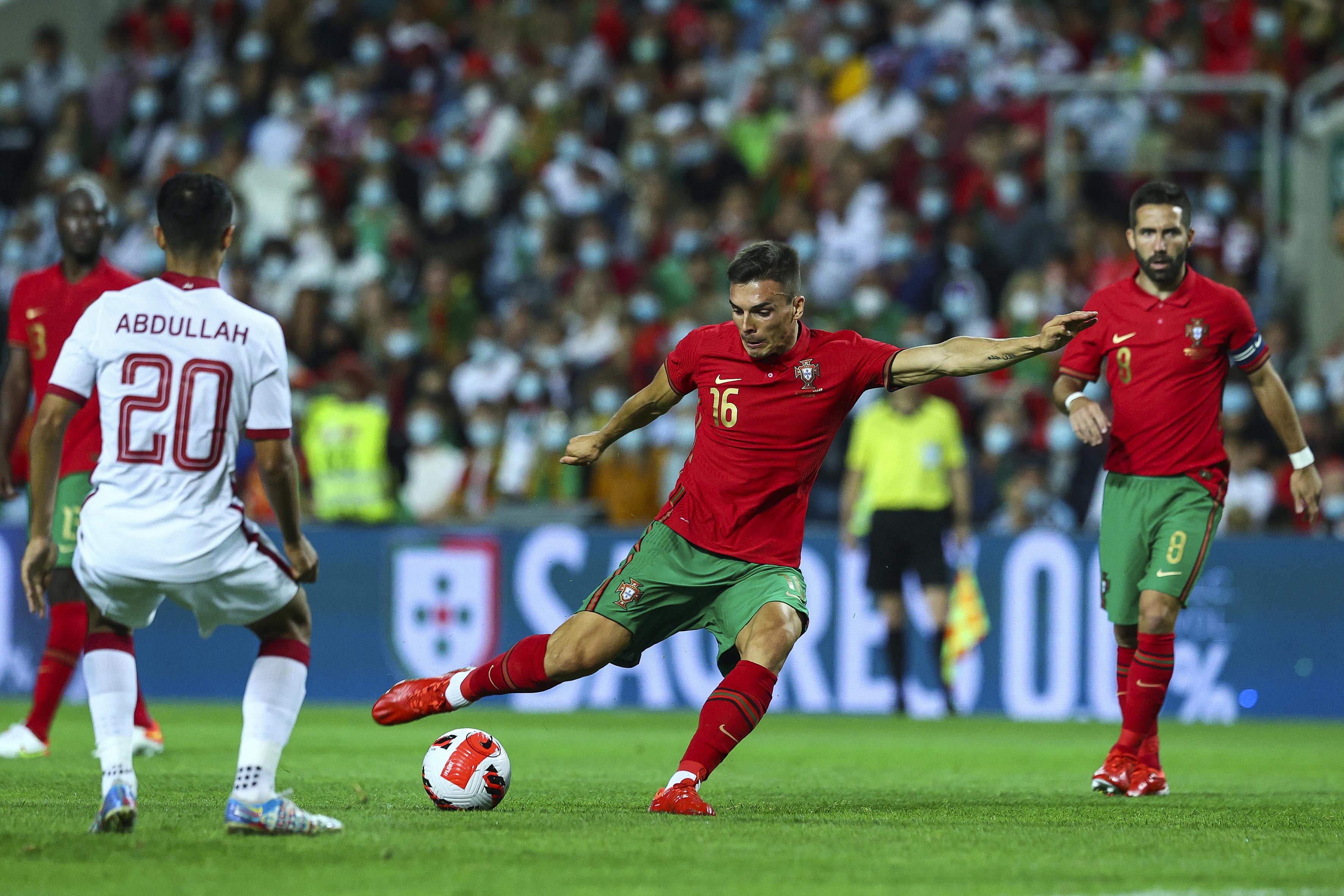 2022卡塔尔足球鞋,卡塔尔世界杯逐梦之旅足球鞋套装