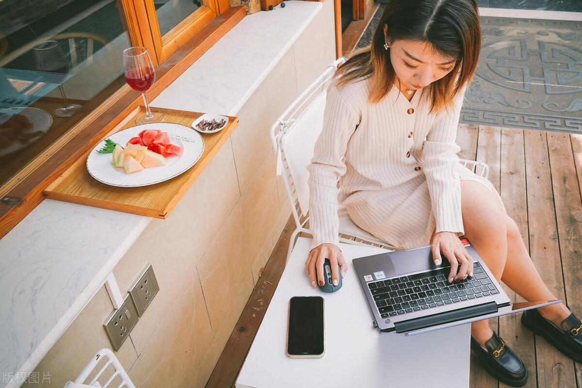 18岁女孩染上艾滋病,18岁女得艾滋