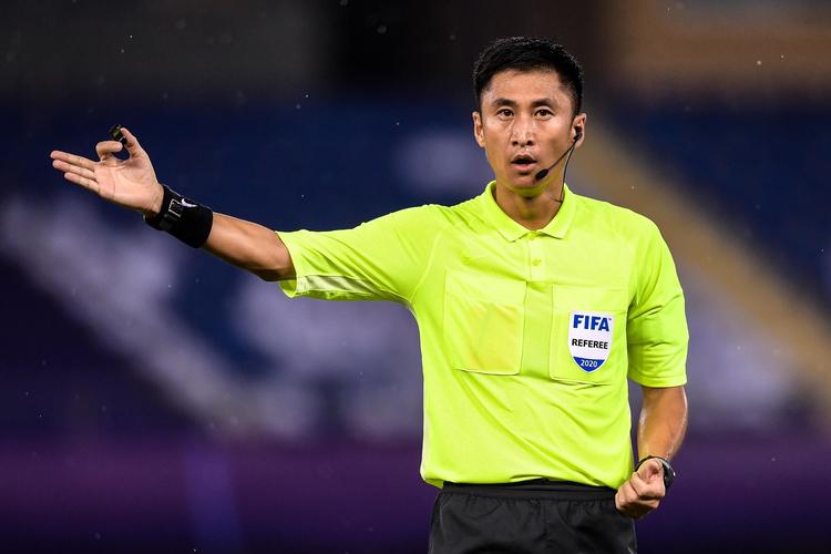 马宁裁判直播回放,马宁2002世界杯发牌是哪一场