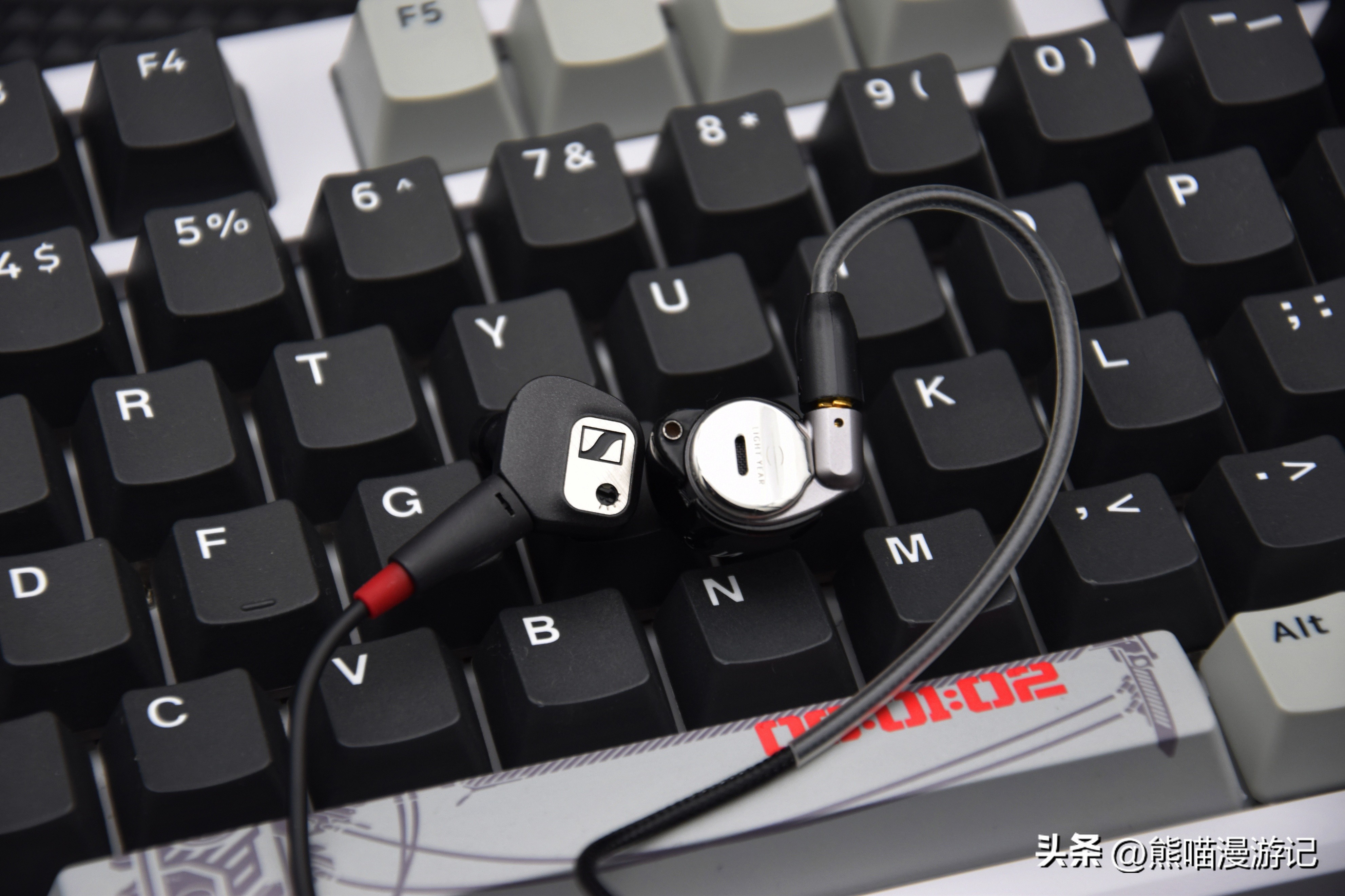 登场就是流行人声声价比王炸牌？光年星城5一圈两铁HiFi耳机评测