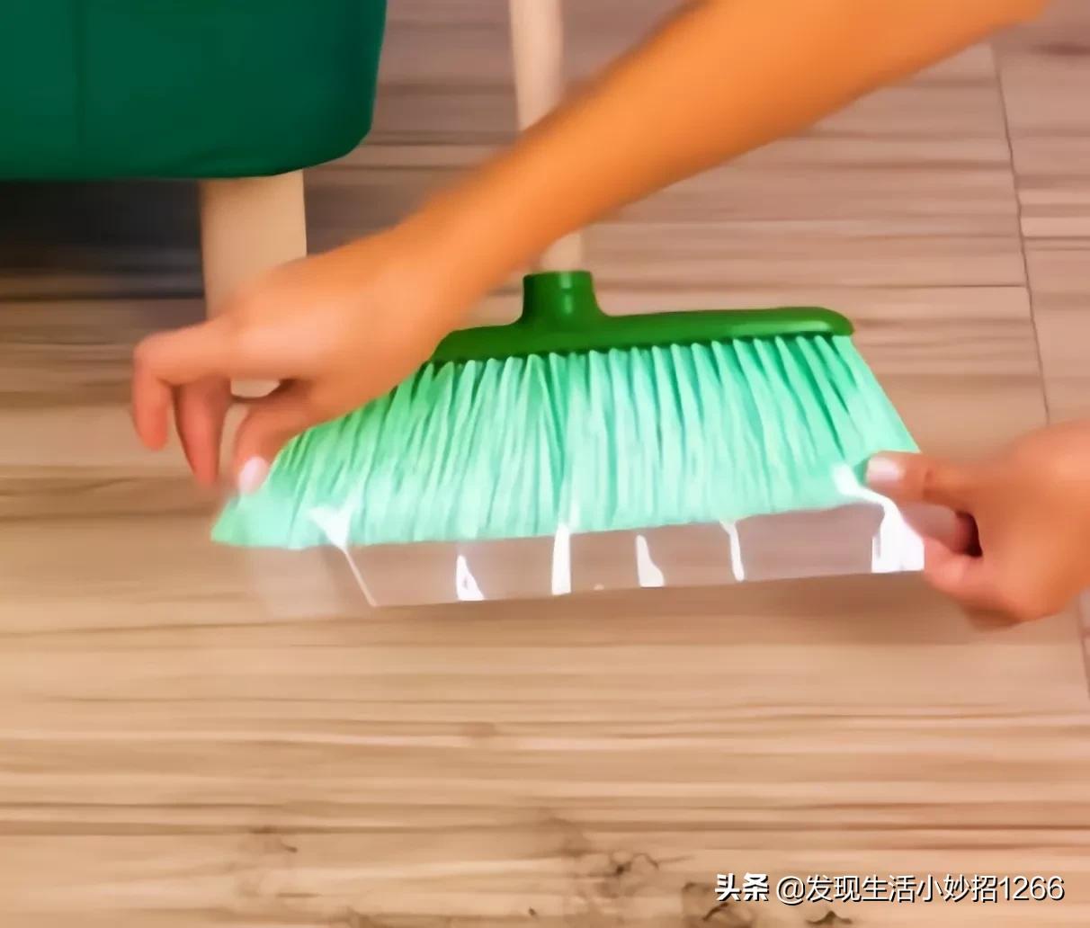 啫喱水加牙膏可以去除衣服油污吗,衣服上有油渍用牙膏怎么去除