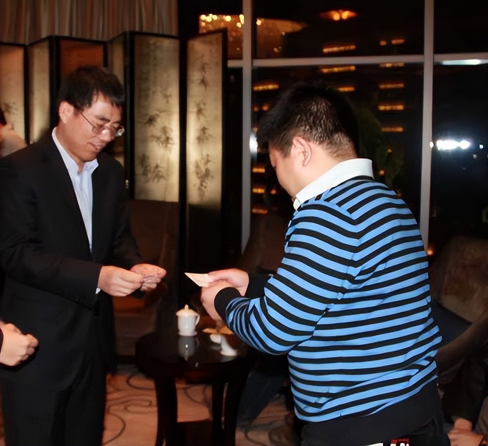 清华毕业后他工作5年辞职,清华博士放弃高薪遁入空门