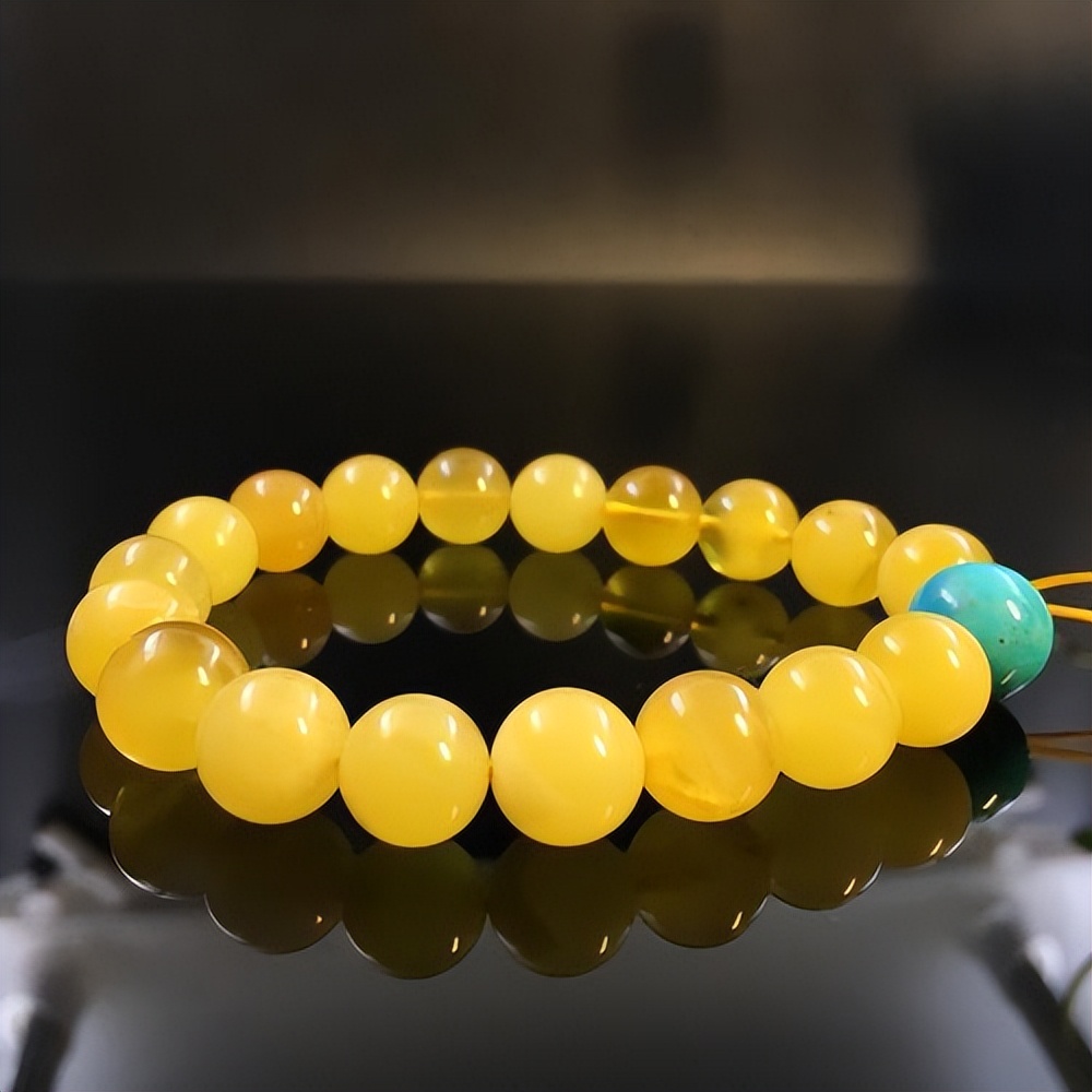 如何把玩琥珀蜜蜡手串变亮呢,琥珀蜜蜡手串适合女士吗