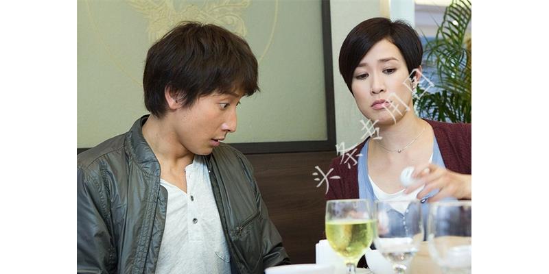 儿子月入十几万每月给父亲五十元,儿子打工了每个月给我1000块钱