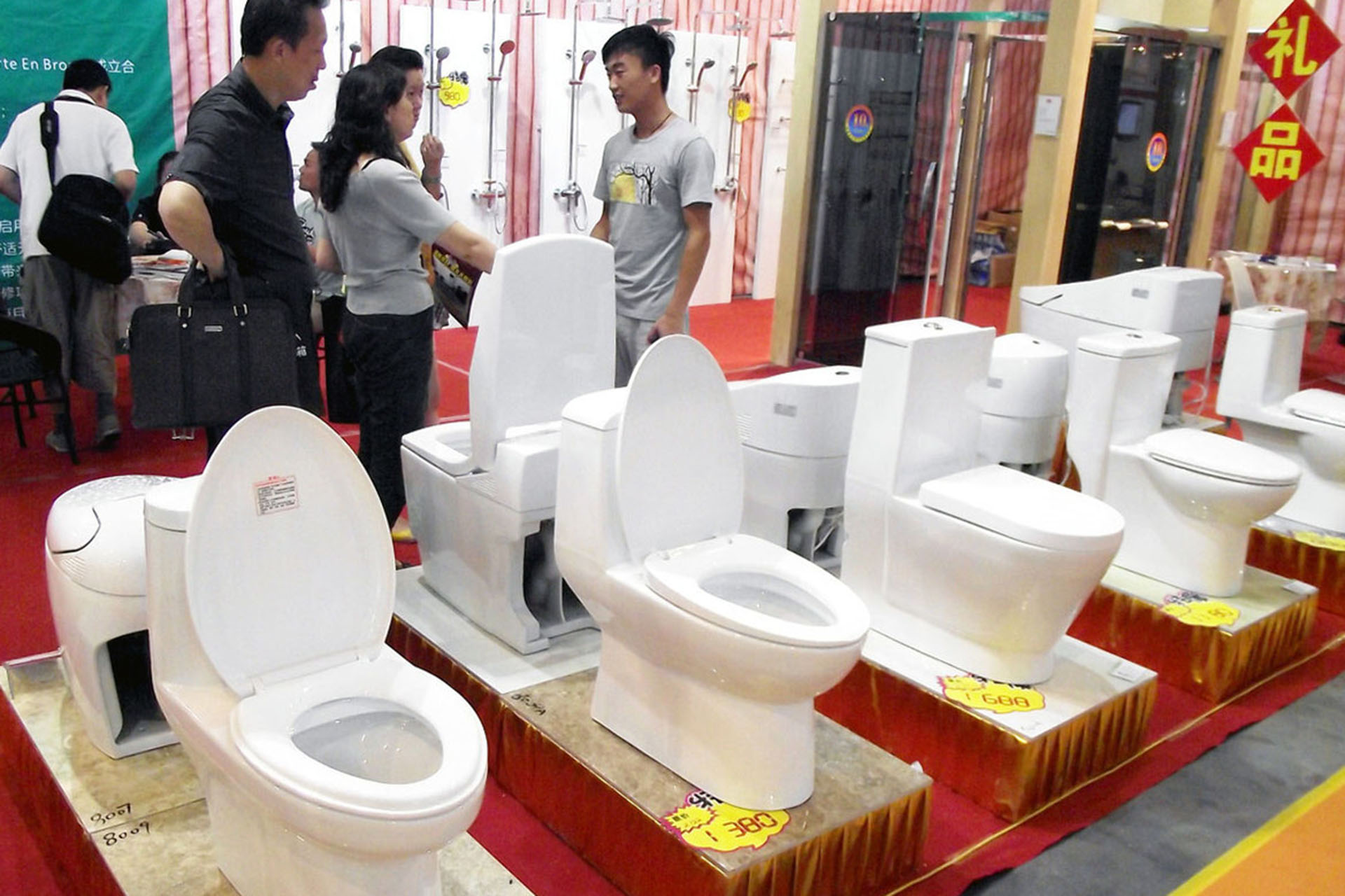 壁挂马桶有缺点不值得购买,壁挂式马桶价格为什么差那么多