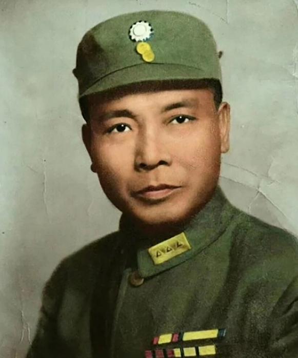 带兵二十年军纪不断突破下限，蒋介石怒斥：汤恩伯五年前就该死