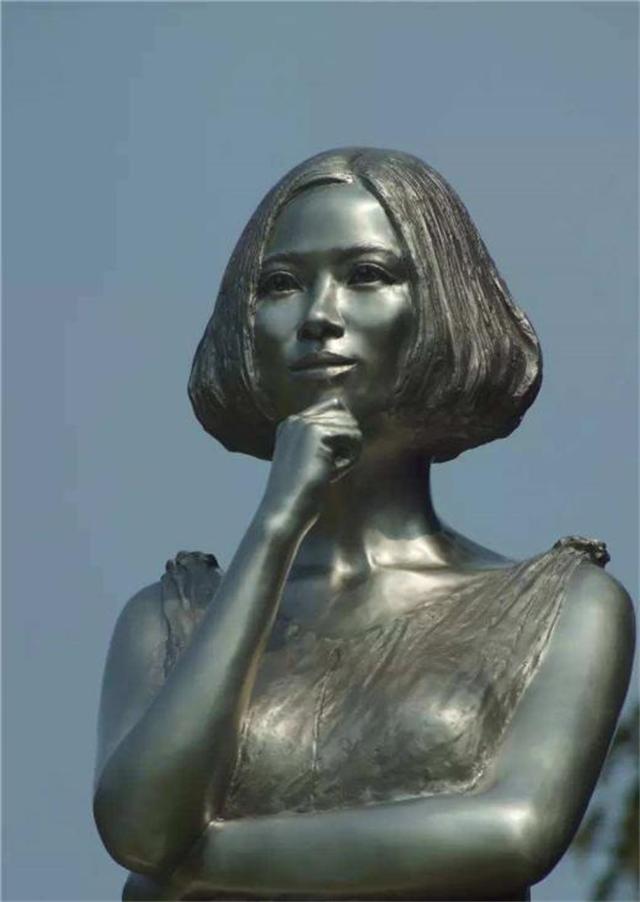 姚贝娜铜像是谁雕塑的,姚贝娜铜像揭幕式