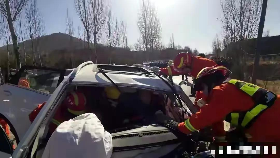 酒泉车祸事故最新消息,甘肃酒泉发生严重车祸原视频