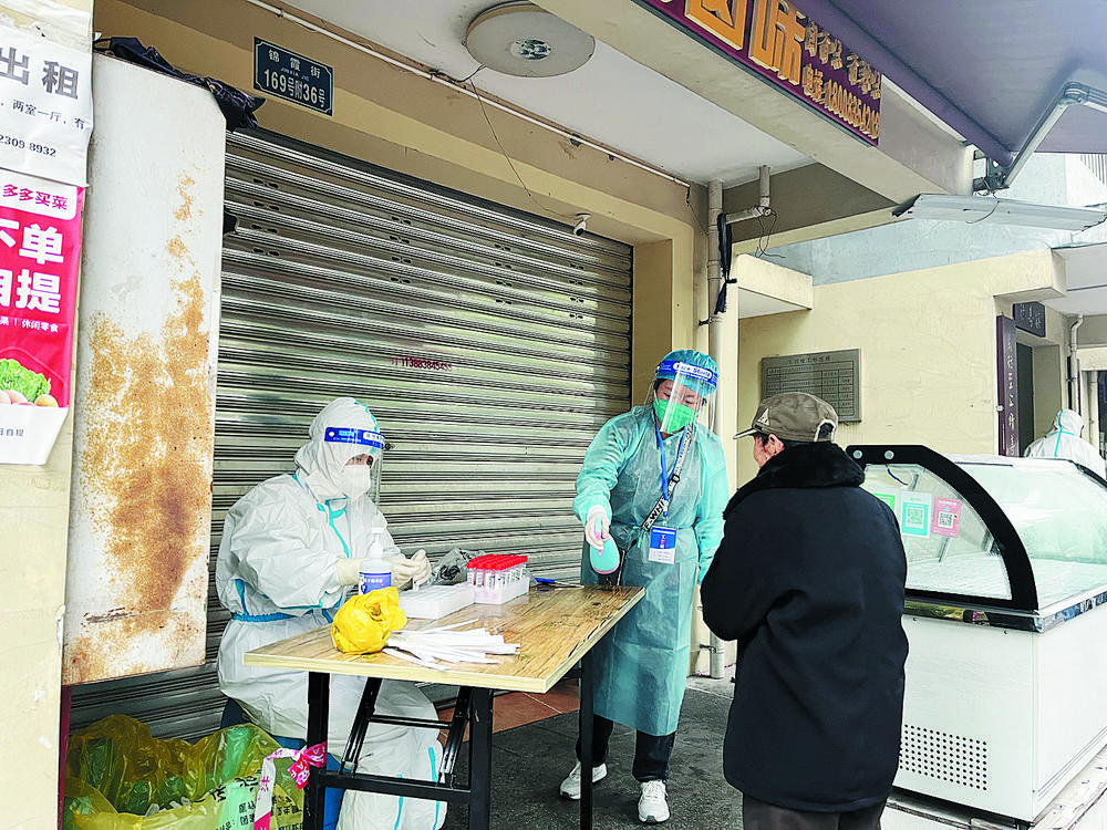 大渡口区八桥镇万有社区支部书记、主任王毅：带领女子“突击队”坚守高风险社区18天