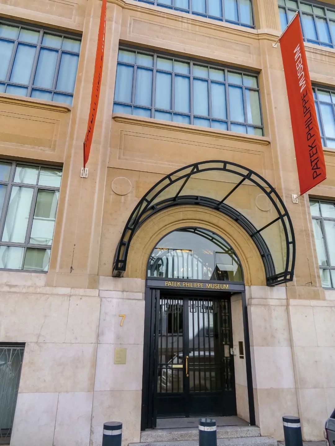 没有人能真正拥有百达翡丽英文,百达翡丽只为下一代保管