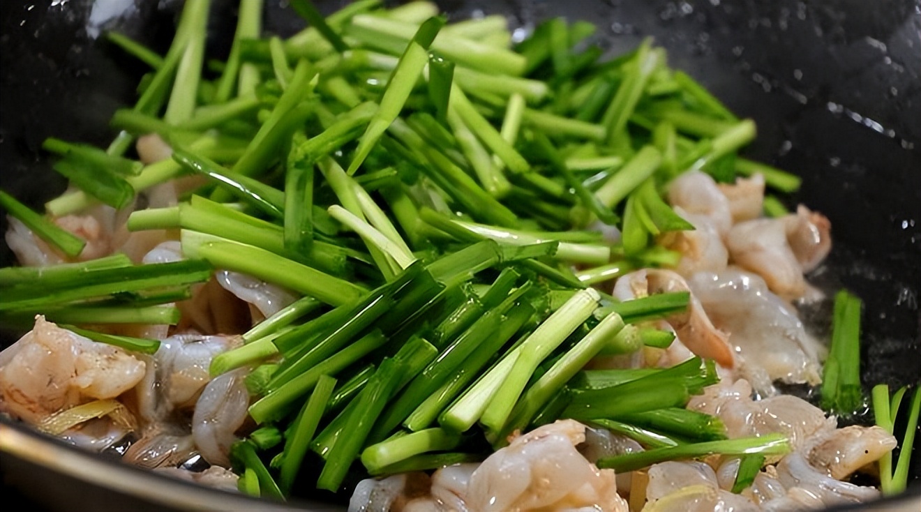 最正确的吃蟹和虾的吃法,10月份螃蟹适合做香辣蟹还是清蒸