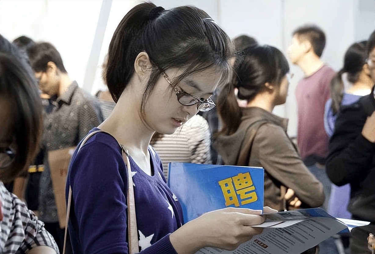 女生越老越吃香适合学什么专业,女生文科类最吃香的十大专业