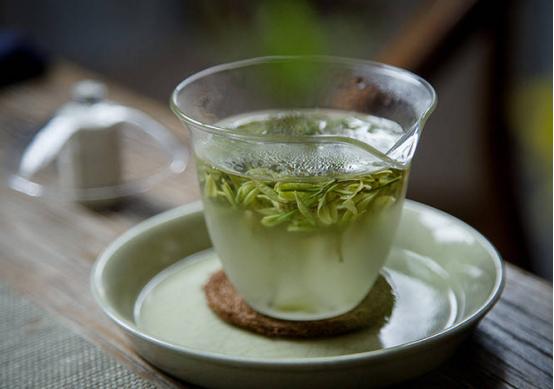 泡茶泡的水用热水还是温水,泡茶是冷水泡还是热水泡