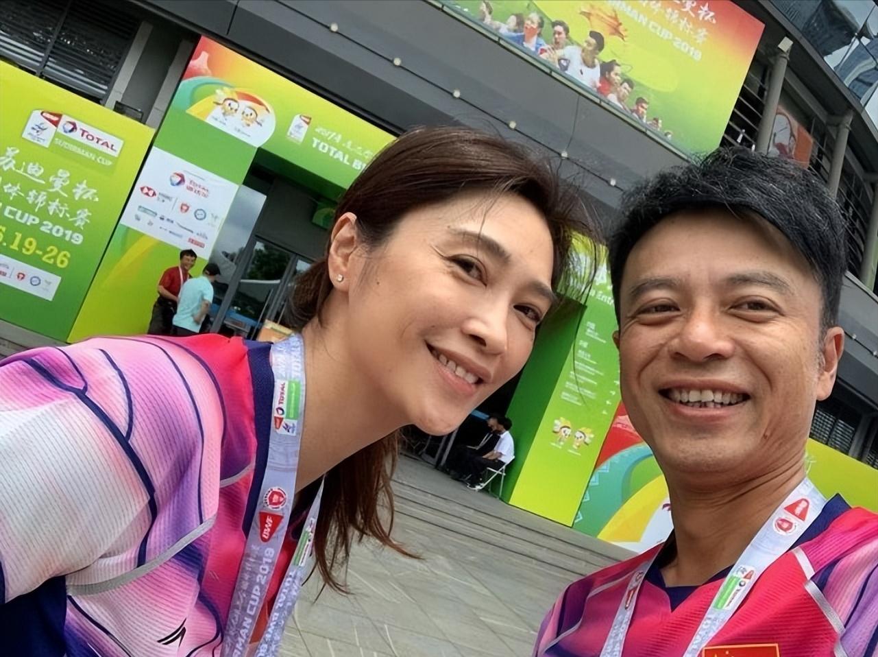 李克勤回应酒桌上被灌酒，家里每月开销过100万，不挣钱怎么办？