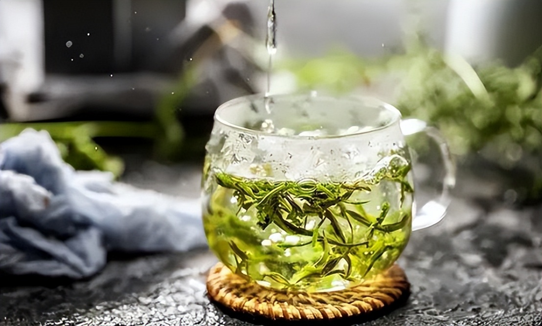 夏天建议喝这两种茶,夏末秋初喝什么茶