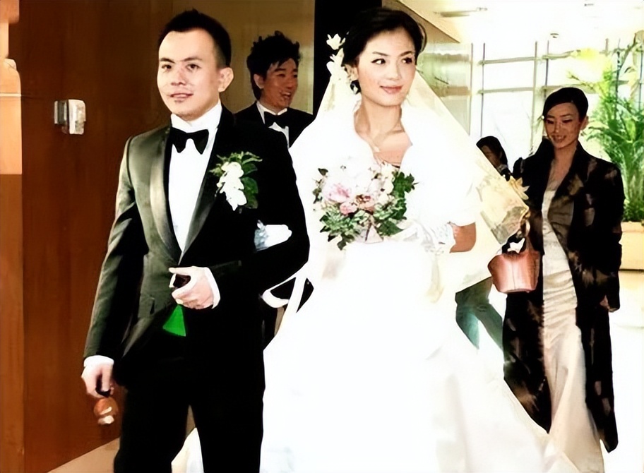 “资本弃子”杨颖：2亿婚礼成笑话，离婚后一落千丈沦为小透明