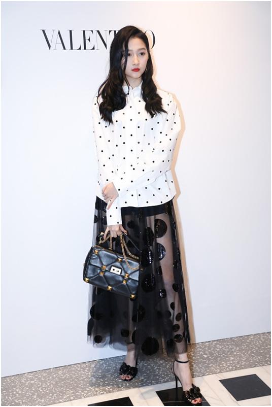 关晓彤为谁挡热搜,关晓彤烂大街造型