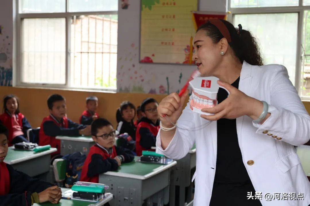 六一儿童节镇关工委开展慰问活动,洛阳六一儿童节