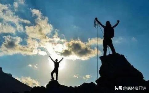 乡下小土妞儿开龙虾馆,农村土妞卖小龙虾