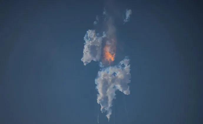 骑在马斯克头上的男人,马斯克2024年登陆月球