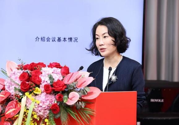 中国最赚钱女秘书朱旭：年薪849万，年终奖1000万，48岁至今未婚