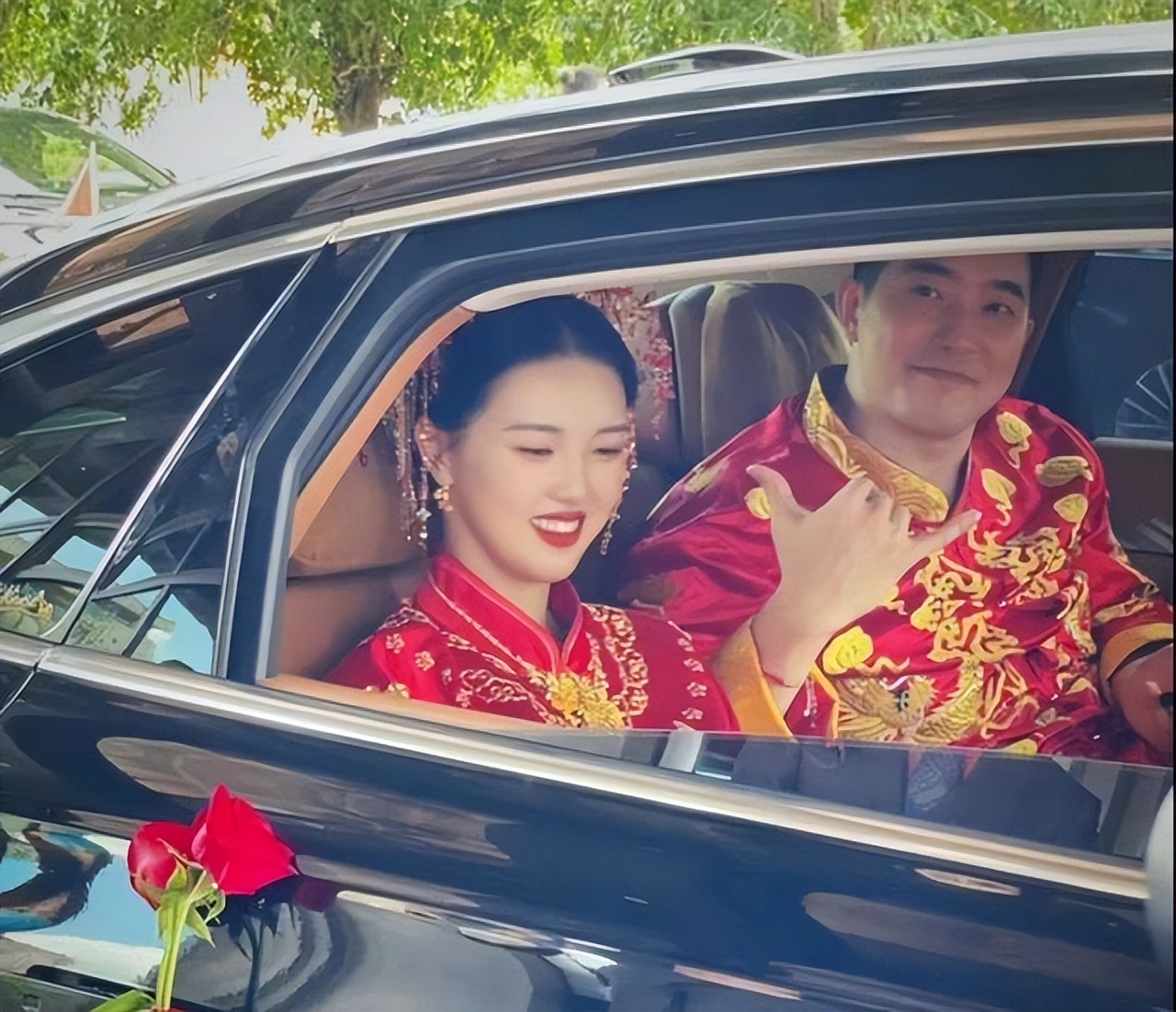 张常宁穿中式婚服亮相,张常宁婚纱礼服