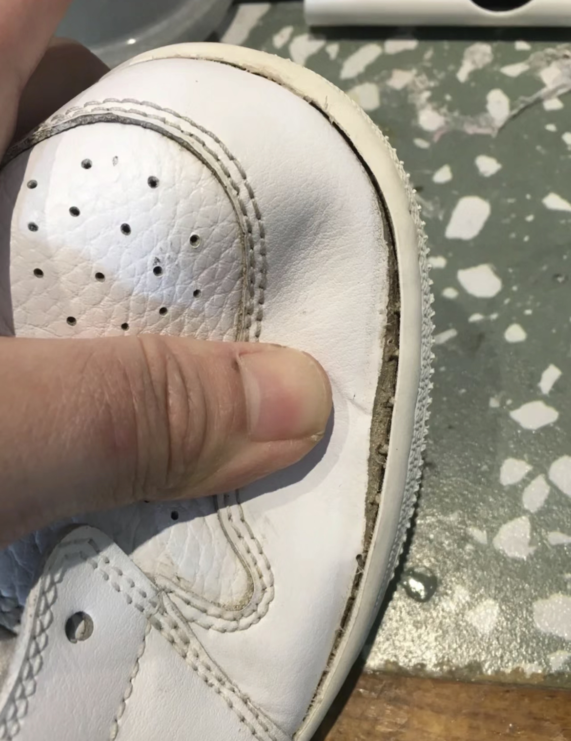 鞋子有点儿小怎么办,鞋子有点小怎么处理能大点