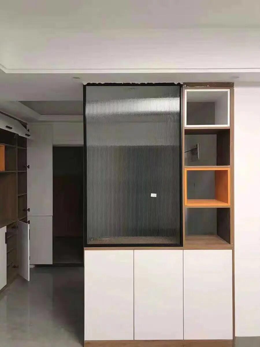 玻璃隔断设计高级感,设计改变生活极简玻璃隔断