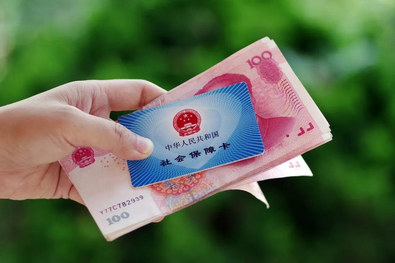 军龄视同退休职工医保缴费年限吗,军龄视同年限属于转移接续吗