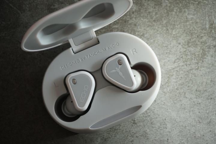 拿有线耳机的标准评价ECHO——很强但只在TWS中强