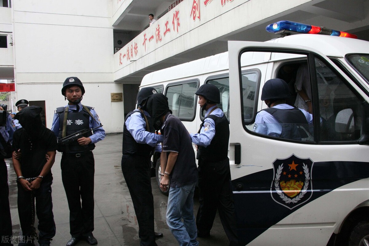 被打轻伤对方不和解医药费还赔吗,把人打成轻伤二级谅解费大概多少