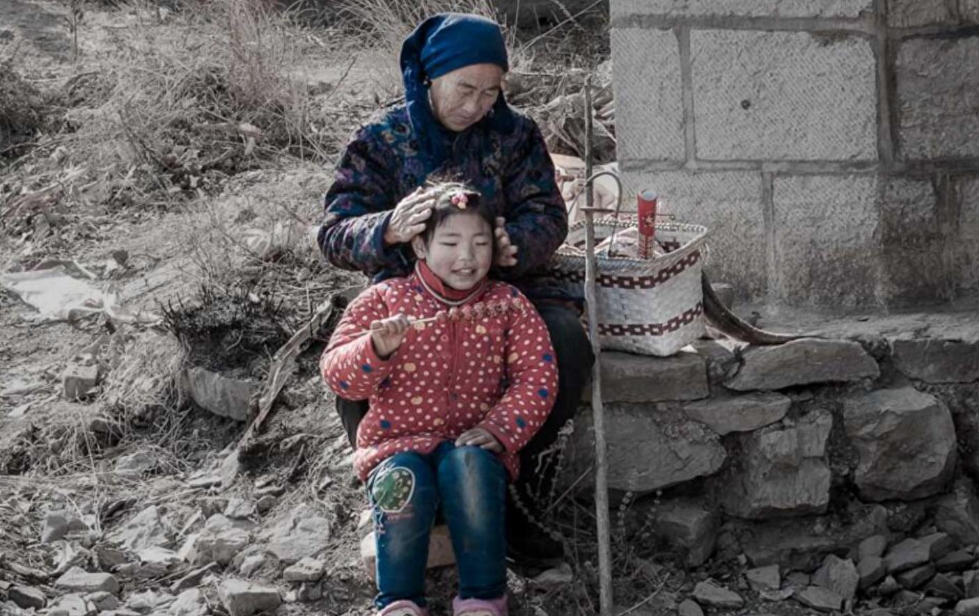 我53岁，存款680000，老伴手术缴费时余额不足，我：没钱就拔管吧