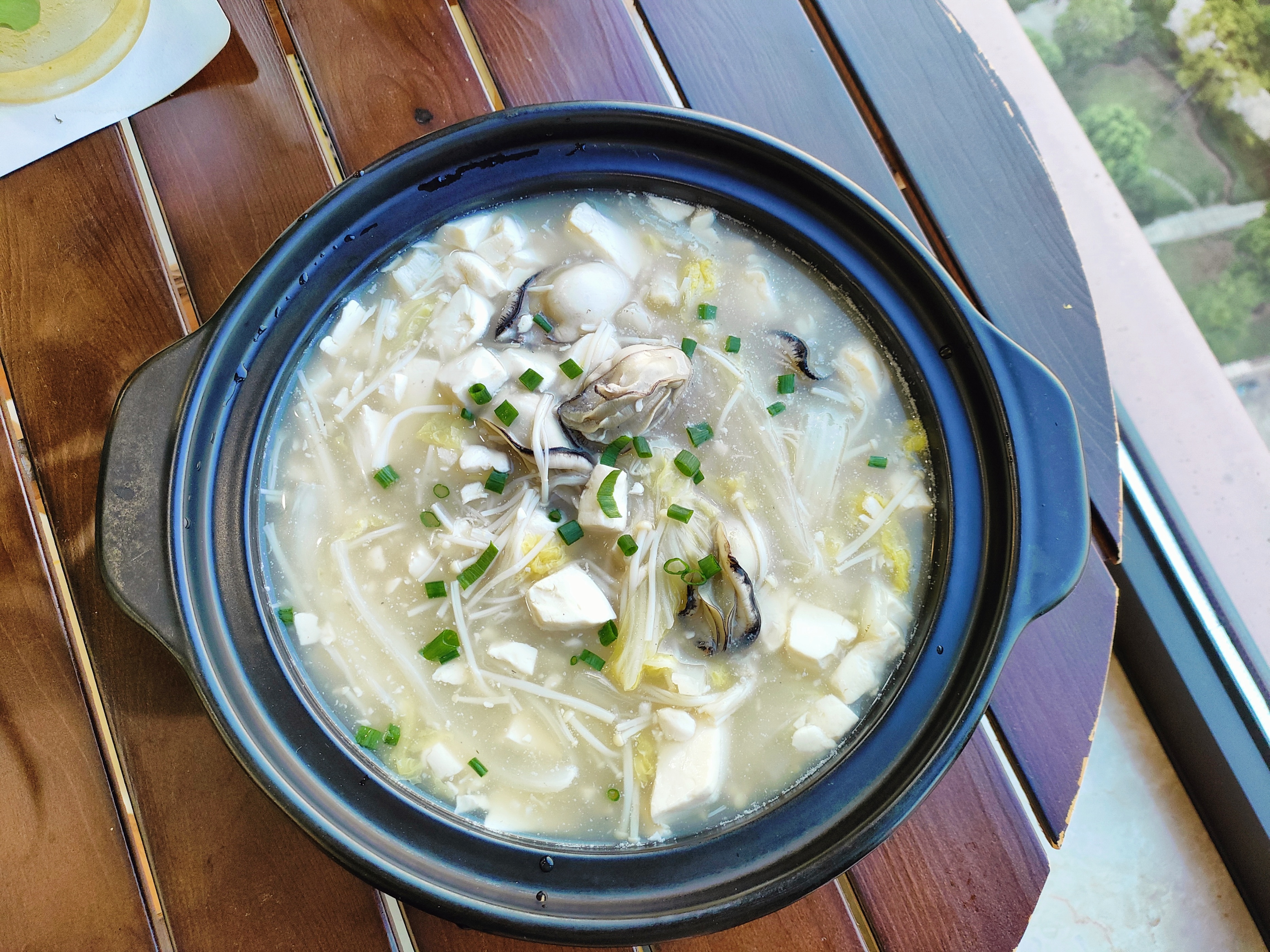 生蚝煮几分钟最好吃最嫩,生蚝最简单的不开壳的吃法