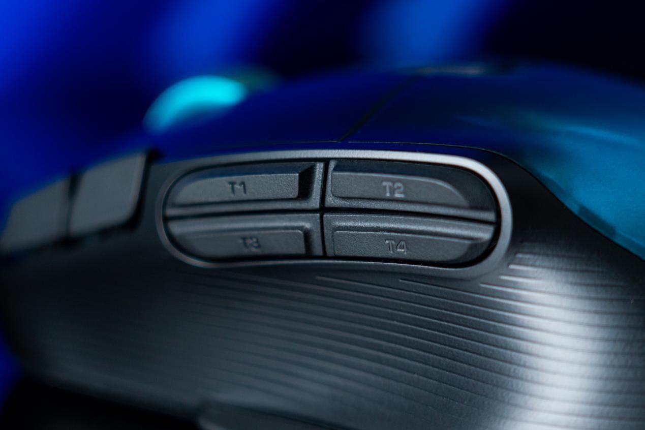 专业操控也可以很RGB冰豹KoneXPAir无线游戏鼠标体验