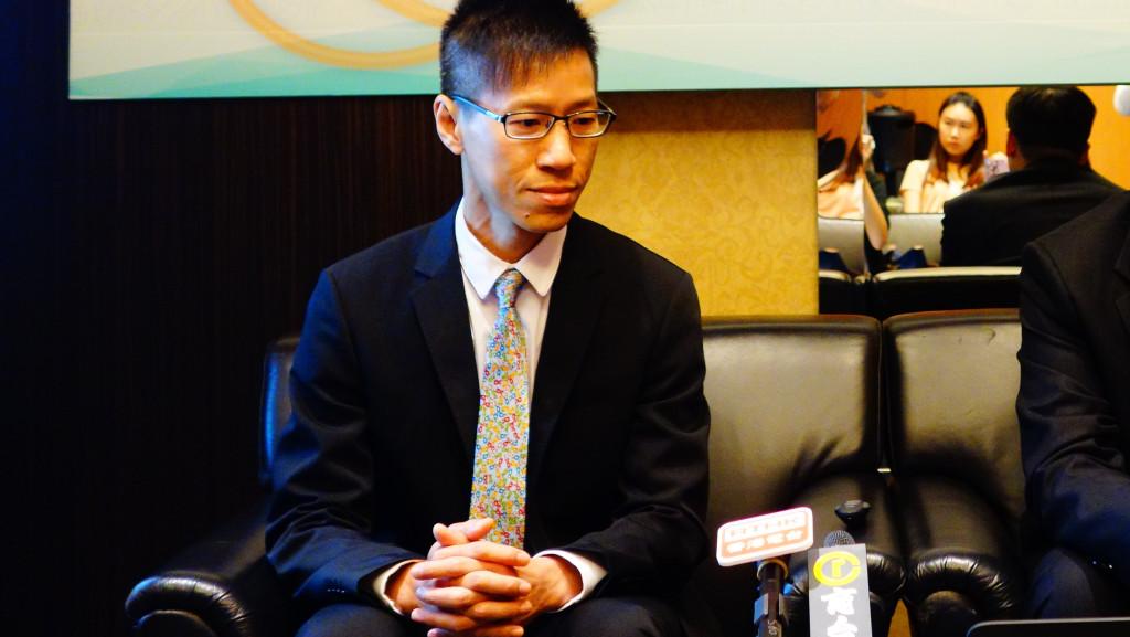 野蜂蜇人谁承担责任,野蜂蜇人的新闻