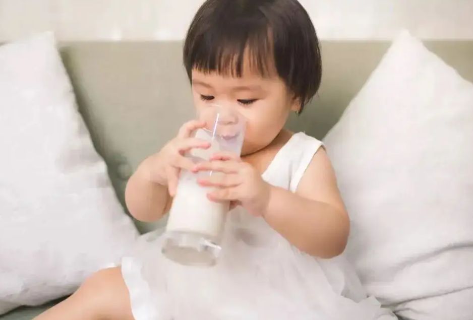 姚明一家三口同框温馨有爱,姚明一家5口身高