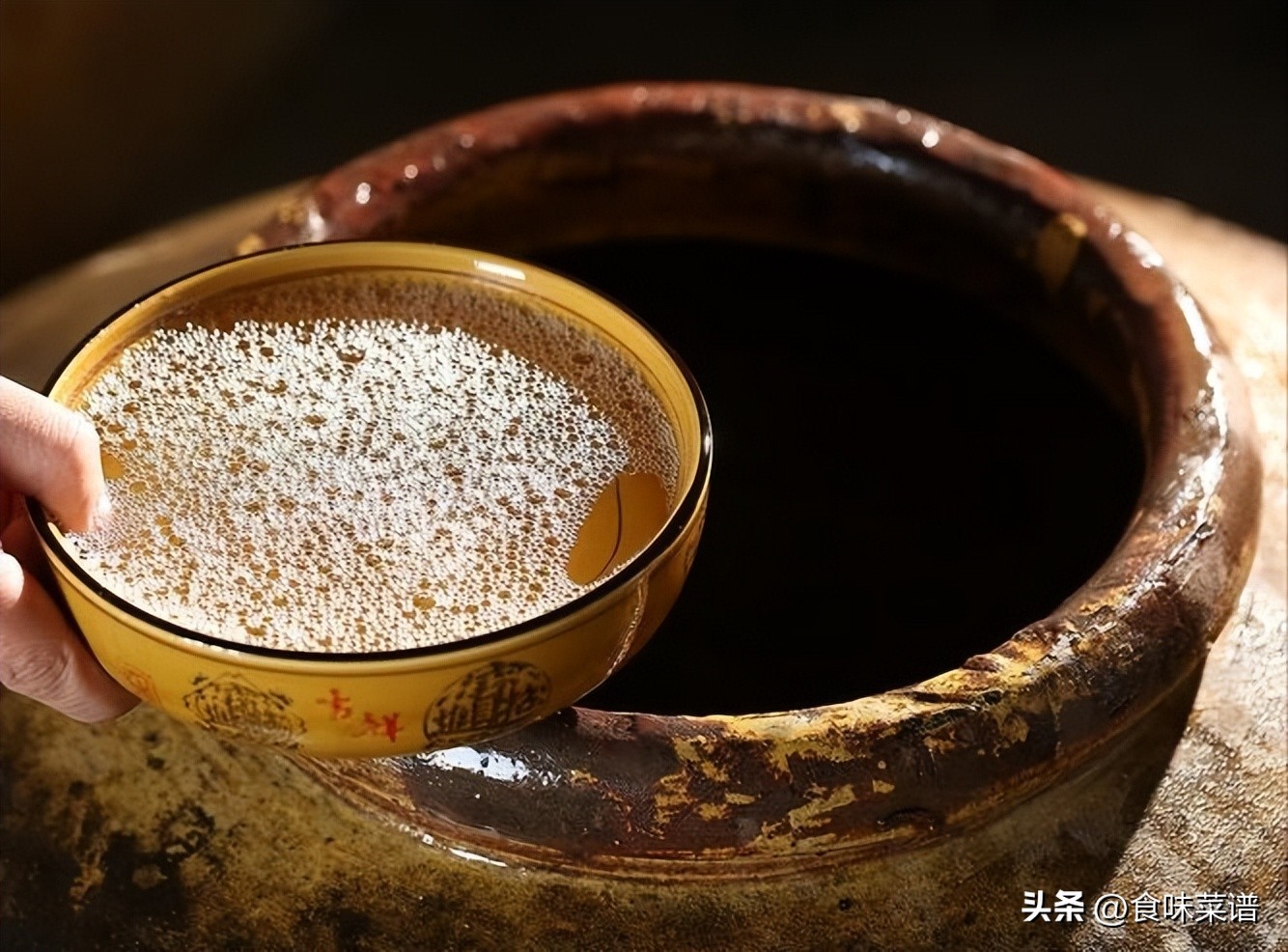 喝洋酒第二天起来头痛是不是假酒,喝了假酒之后头痛了两三天正常吗