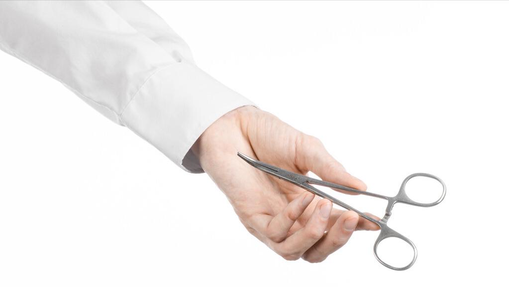 女性屁股中间毛太多,正常吗?能不能直接剃掉?医生劝你手下留情