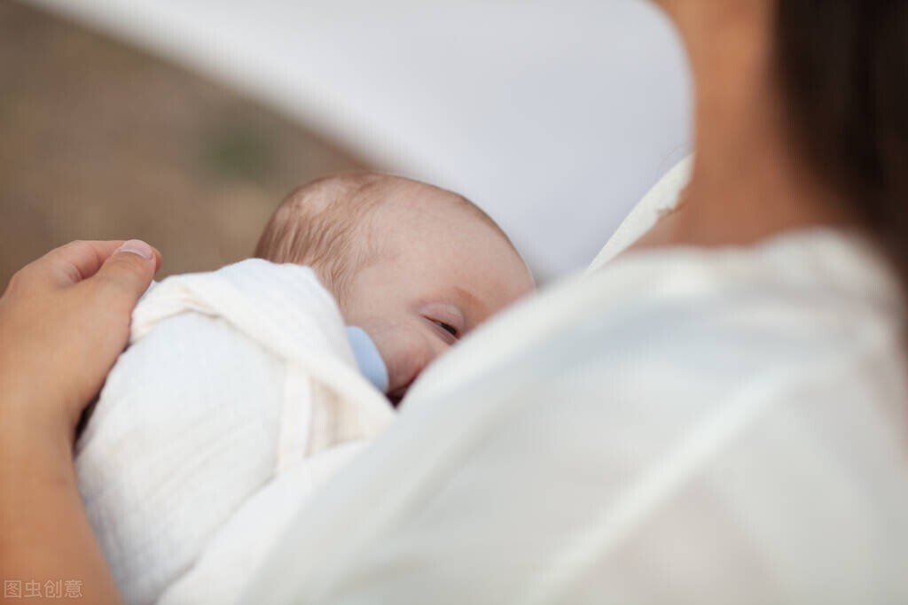 母乳喂养宝宝怎样使宝宝乳糖耐受,母乳宝宝应该如何正确喂养