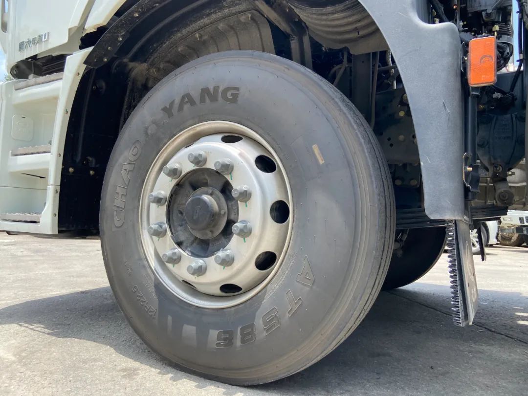 华菱汉马h7460马力牵引车多少钱,拉7吨挖机的自卸车