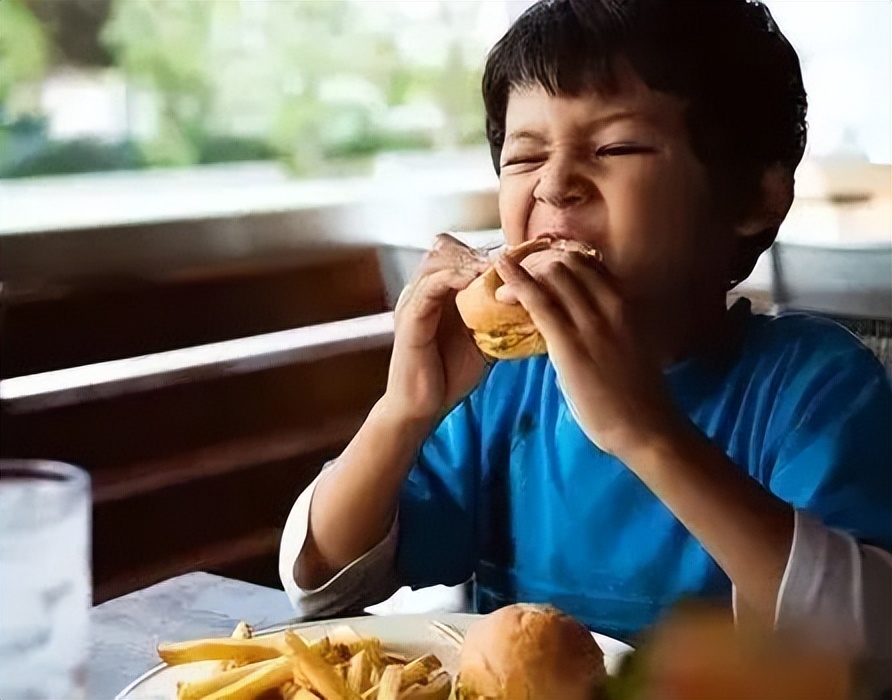 18岁少女疯狂减肥暴瘦40斤,120斤顽固性肥胖怎么减肥比较快