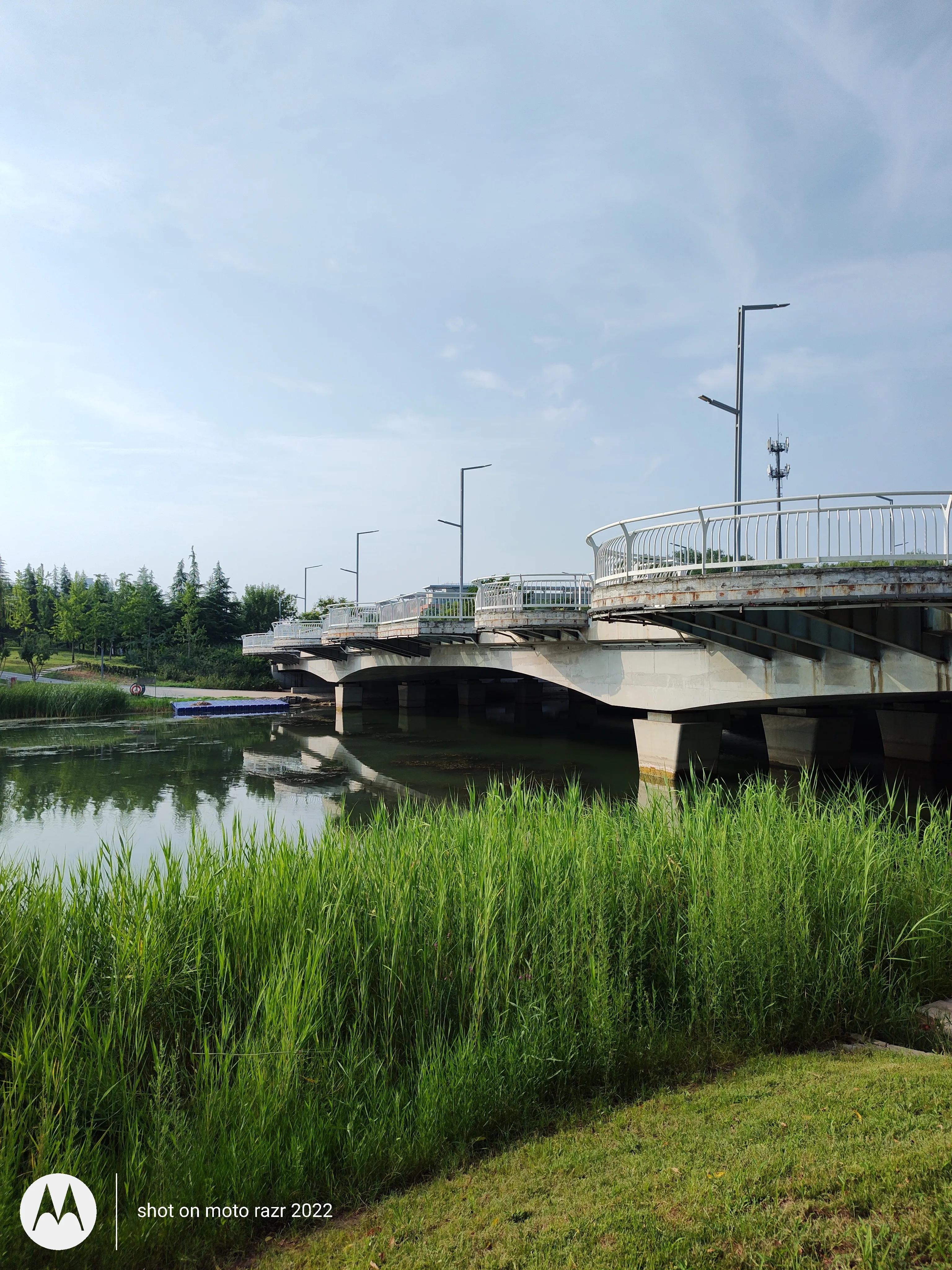 motorazr2022能打游戏吗,motorazr2022款屏幕