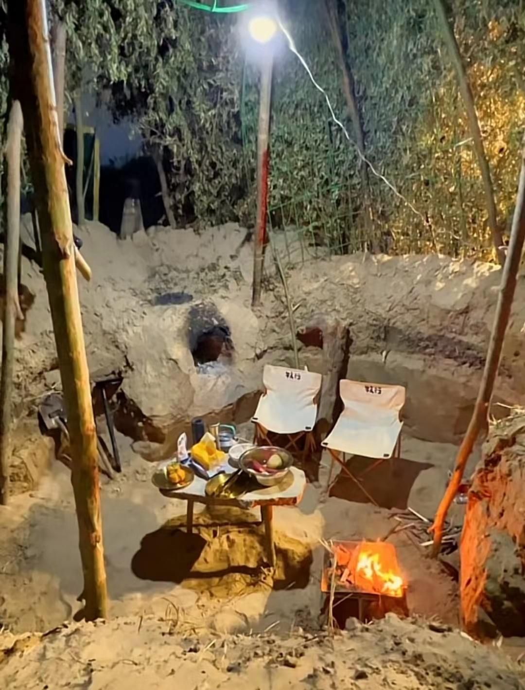 22年郑州5人1狗露营被困22天，靠居民投喂生存，荒野求生结局如何