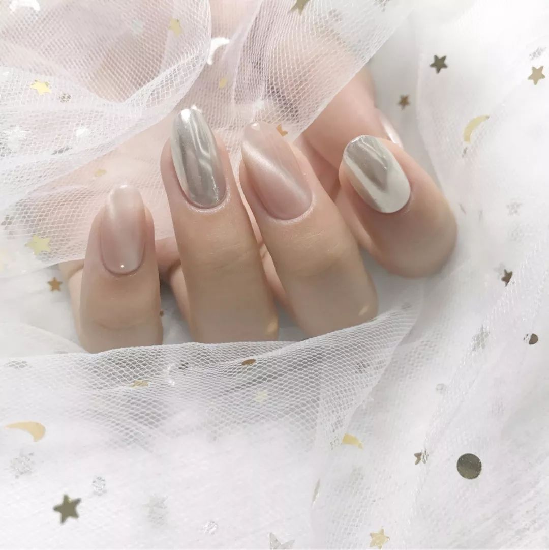 简单又纯又欲的美甲图文,不俗气简单又好看的美甲