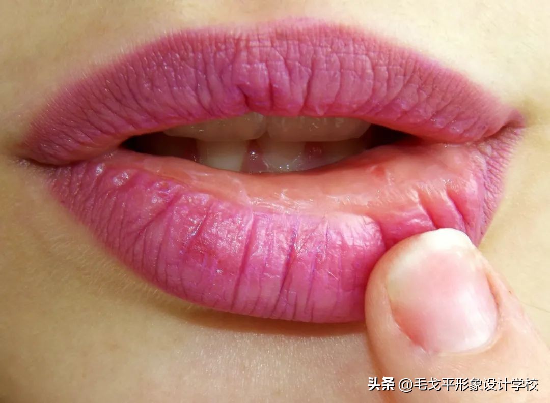 你真的会涂唇釉吗,你真的会遮瑕吗美妆教程