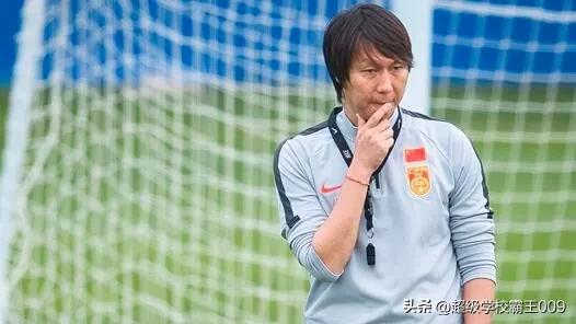 李铁接手国足期间归化球员的状态,李铁归化国足的条件